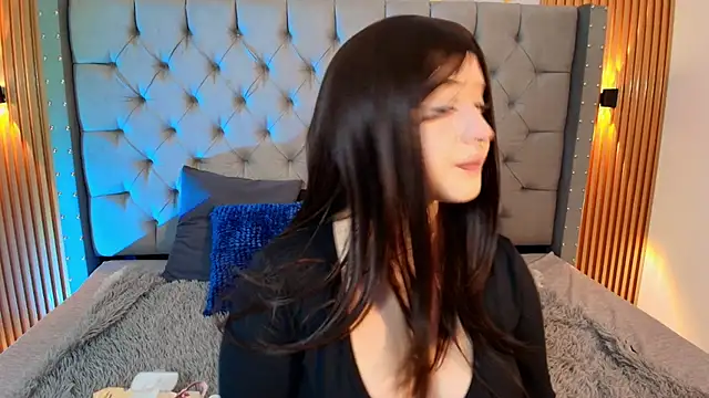 Suxan White  online show from 03/26/26, 12:11