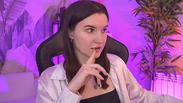 AgataWillis online show from 02/11/26, 07:46