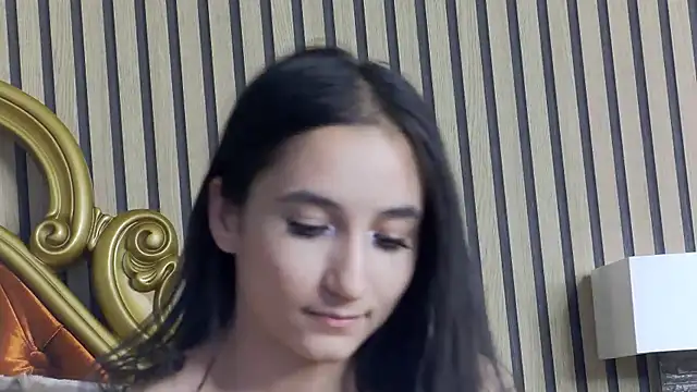 Snapshot of CarolinaBlair chatting on 05/14/26, 03:41 CarolinaBlair online show from 05/14/26, 03:41