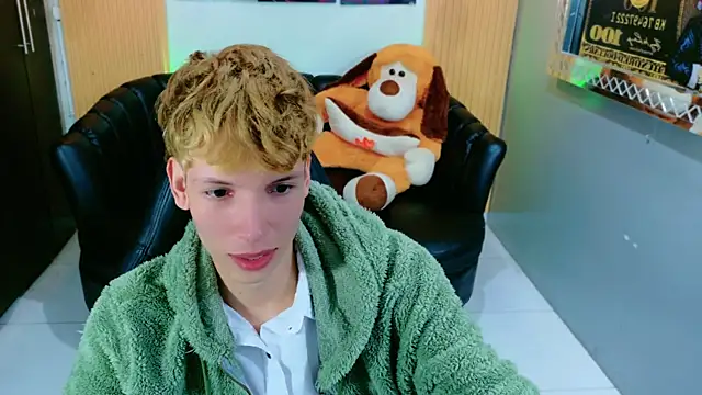 Snapshot of park_jimin1 chatting on 09/19/25, 12:39 park jimin1 online show from 09/19/25, 12:39