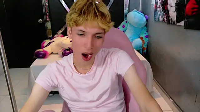 Snapshot of park_jimin1 chatting on 09/30/25, 02:22 park jimin1 online show from 09/30/25, 02:22