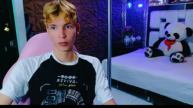 Snapshot of park_jimin1 chatting on 10/14/25, 02:40 park jimin1 online show from 10/14/25, 02:40