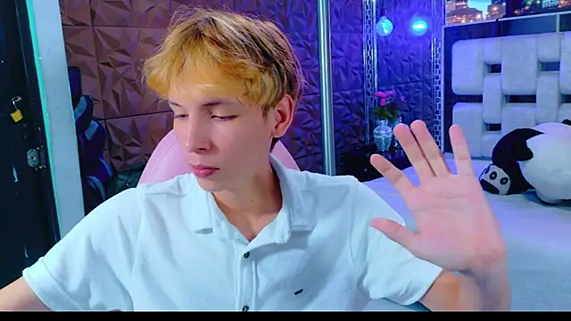 Snapshot of park_jimin1 chatting on 10/15/25, 02:39 park jimin1 online show from 10/15/25, 02:39