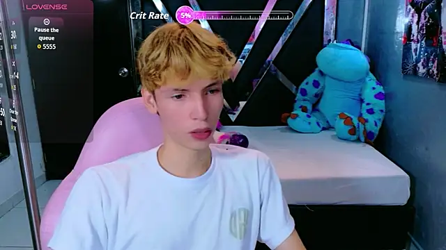 Snapshot of park_jimin1 chatting on 10/21/25, 12:06 park jimin1 online show from 10/21/25, 12:06