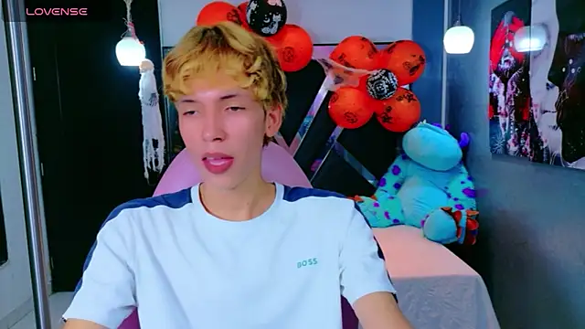 Snapshot of park_jimin1 chatting on 10/24/25, 12:12 park jimin1 online show from 10/24/25, 12:12