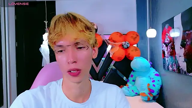 Snapshot of park_jimin1 chatting on 10/26/25, 02:17 park jimin1 online show from 10/26/25, 02:17