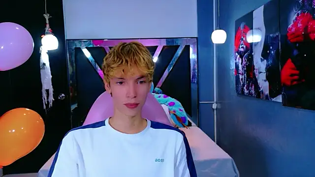 Snapshot of park_jimin1 chatting on 11/07/25, 01:11 park jimin1 online show from 11/07/25, 01:11