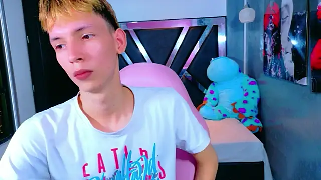 Snapshot of park_jimin1 chatting on 11/17/25, 02:56 park jimin1 online show from 11/17/25, 02:56