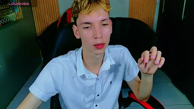 Snapshot of park_jimin1 chatting on 11/23/25, 03:12 park jimin1 online show from 11/23/25, 03:12