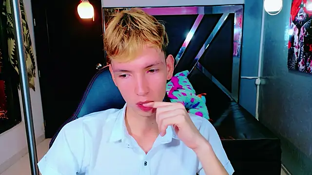 Snapshot of park_jimin1 chatting on 11/30/25, 02:54 park jimin1 online show from 11/30/25, 02:54