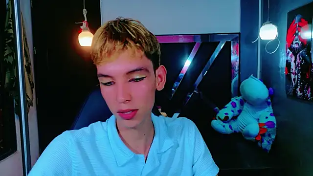 Snapshot of park_jimin1 chatting on 12/02/25, 02:28 park jimin1 online show from 12/02/25, 02:28