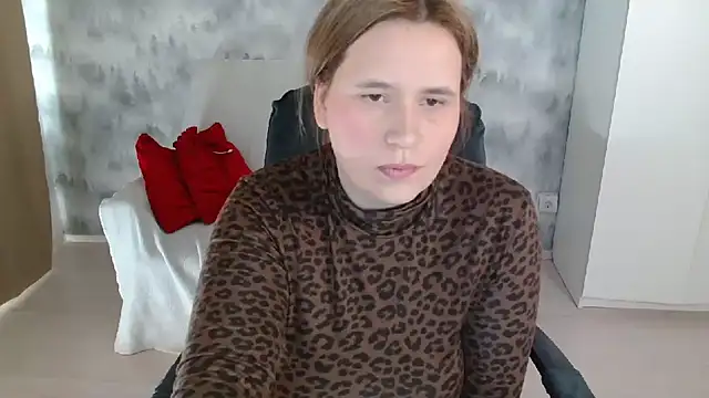 AdelinaLawson online show from 04/17/26, 08:50