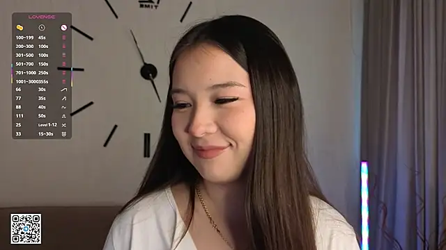 AlberthaEscue online show from 09/18/25, 04:14