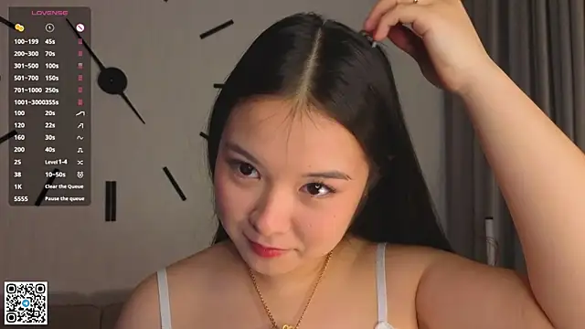 AlberthaEscue online show from 10/19/25, 04:02