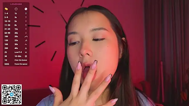 AlberthaEscue online show from 10/23/25, 04:12