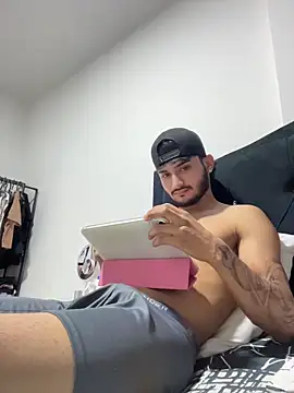 Snapshot of Nas-z09 chatting on 02/05/26, 07:51 Nas-z09 online show from 02/05/26, 07:51