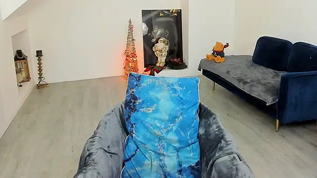 Ranya Evy online show from 12/17/25, 04:35