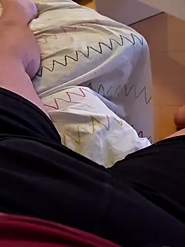 Snapshot of t-dog26 chatting on 04/26/26, 05:05 t-dog26 online show from 04/26/26, 05:05