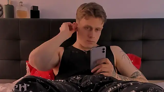 TalkingHead 0  online show from 03/18/26, 02:53