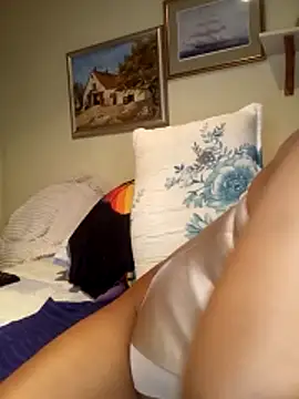 Missparis online show from 11/21/25, 08:29