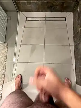 Snapshot of MrZli chatting on 11/01/25, 10:28 MrZli online show from 11/01/25, 10:28