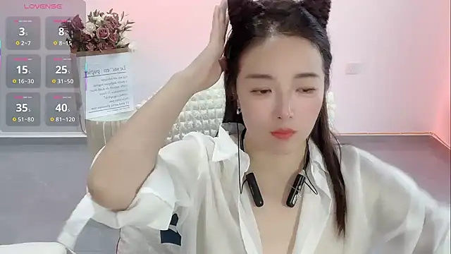 Snapshot of Xiali-166 chatting on 10/02/25, 10:00 Xiali-166 online show from 10/02/25, 10:00