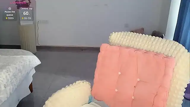 Snapshot of Xiali-166 chatting on 12/14/25, 03:12 Xiali-166 online show from 12/14/25, 03:12