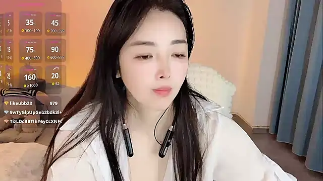 Snapshot of Xiali-166 chatting on 03/11/26, 12:44 Xiali-166 online show from 03/11/26, 12:44