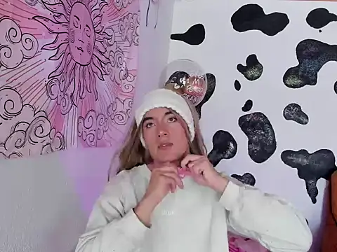 Snapshot of brihanna_cooper chatting on 09/25/25, 04:21 brihanna cooper online show from 09/25/25, 04:21