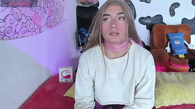 Snapshot of brihanna_cooper chatting on 10/22/25, 04:40 brihanna cooper online show from 10/22/25, 04:40