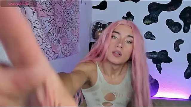 Snapshot of brihanna_cooper chatting on 12/21/25, 03:08 brihanna cooper online show from 12/21/25, 03:08