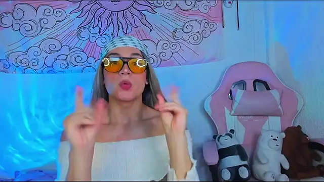 Snapshot of brihanna_cooper chatting on 03/31/26, 01:55 brihanna cooper online show from 03/31/26, 01:55