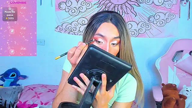 Snapshot of brihanna_cooper chatting on 04/21/26, 02:01 brihanna cooper online show from 04/21/26, 02:01