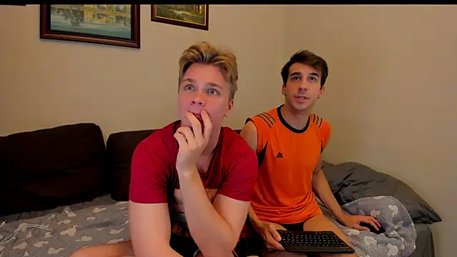 Snapshot of LawrenceMiles chatting on 10/27/25, 08:35 LawrenceMiles online show from 10/27/25, 08:35