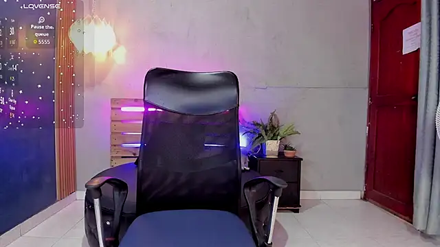 Daiisy kiss online show from 11/20/25, 07:24