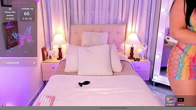 Snapshot of Salmavalentino chatting on 02/13/26, 01:23 Salmavalentino online show from 02/13/26, 01:23