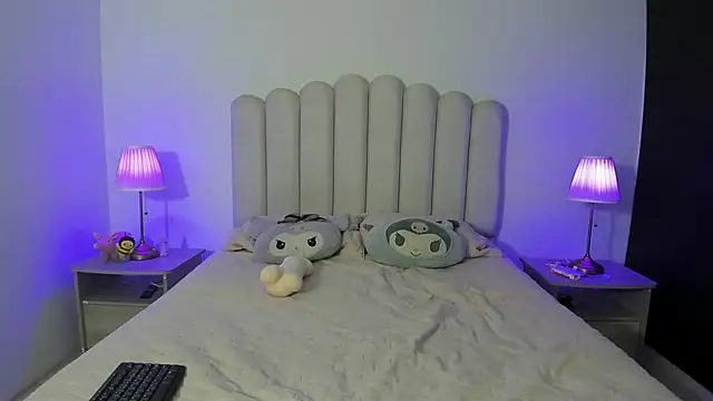 Snapshot of SofieBunnie chatting on 11/10/25, 11:04 SofieBunnie online show from 11/10/25, 11:04