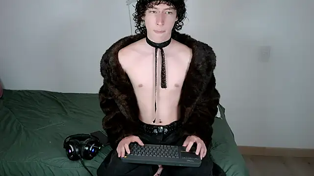 Snapshot of v3niceb1tch chatting on 03/03/26, 03:23 v3niceb1tch online show from 03/03/26, 03:23