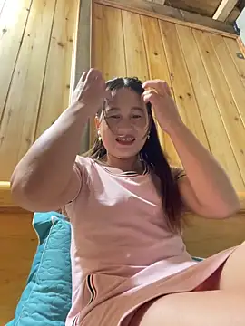 phungtiti online show from 11/17/25, 05:13