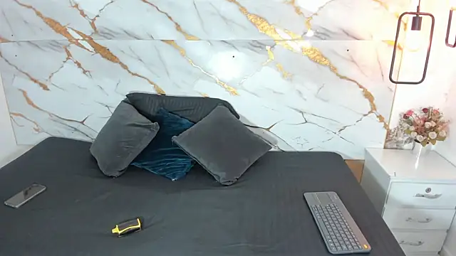 Snapshot of alise_rouse chatting on 10/02/25, 04:08 alise rouse online show from 10/02/25, 04:08