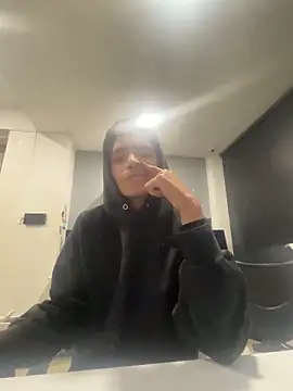 Snapshot of derek_devil24 chatting on 11/29/25, 09:56 derek devil24 online show from 11/29/25, 09:56