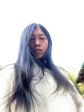 EmLy02 online show from 11/28/25, 12:13