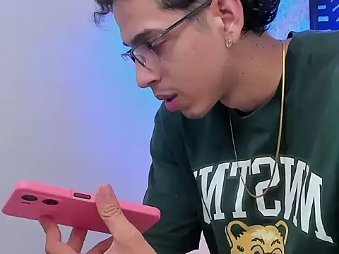 Snapshot of nicolai_drake chatting on 09/13/25, 03:50 nicolai drake online show from 09/13/25, 03:50