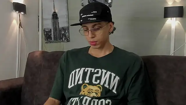 Snapshot of nicolai_drake chatting on 11/05/25, 03:39 nicolai drake online show from 11/05/25, 03:39