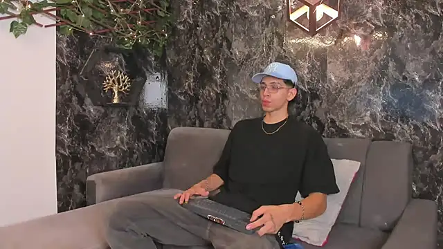 Snapshot of nicolai_drake chatting on 11/07/25, 03:28 nicolai drake online show from 11/07/25, 03:28