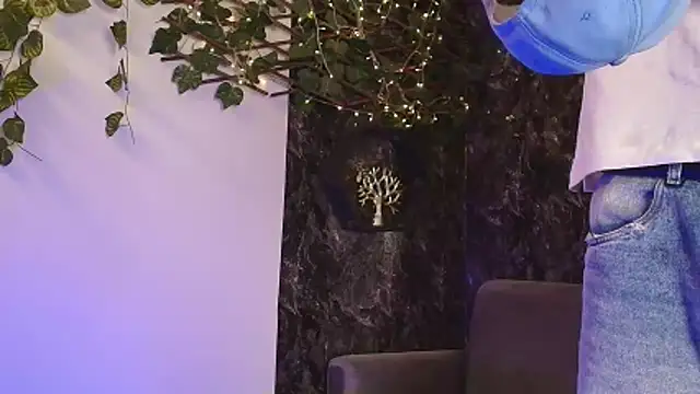 Snapshot of nicolai_drake chatting on 11/19/25, 03:28 nicolai drake online show from 11/19/25, 03:28