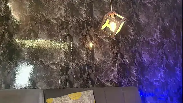 Snapshot of nicolai_drake chatting on 11/20/25, 04:01 nicolai drake online show from 11/20/25, 04:01