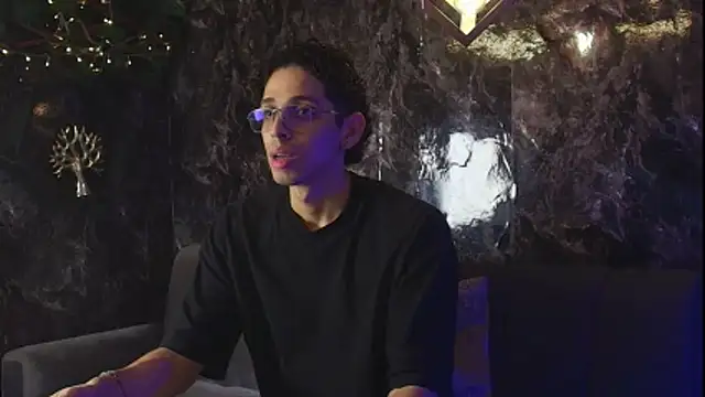 Snapshot of nicolai_drake chatting on 11/21/25, 03:16 nicolai drake online show from 11/21/25, 03:16