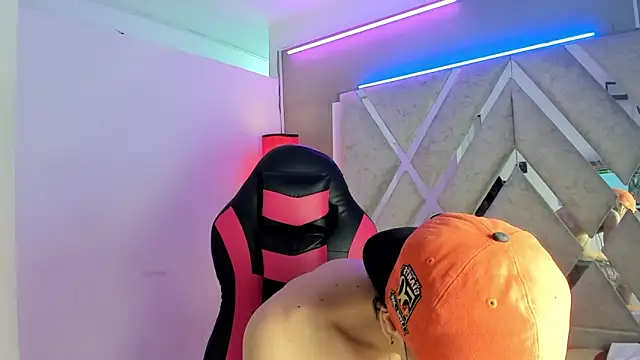 Snapshot of nicolai_drake chatting on 12/01/25, 03:33 nicolai drake online show from 12/01/25, 03:33