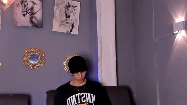 Snapshot of nicolai_drake chatting on 12/13/25, 08:14 nicolai drake online show from 12/13/25, 08:14